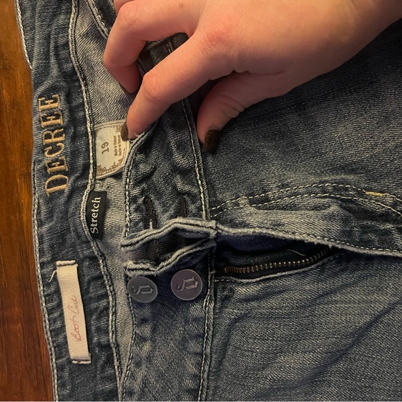 Thrifted Decree Lowrise Stretch Jeans! - Picture 2 of 3